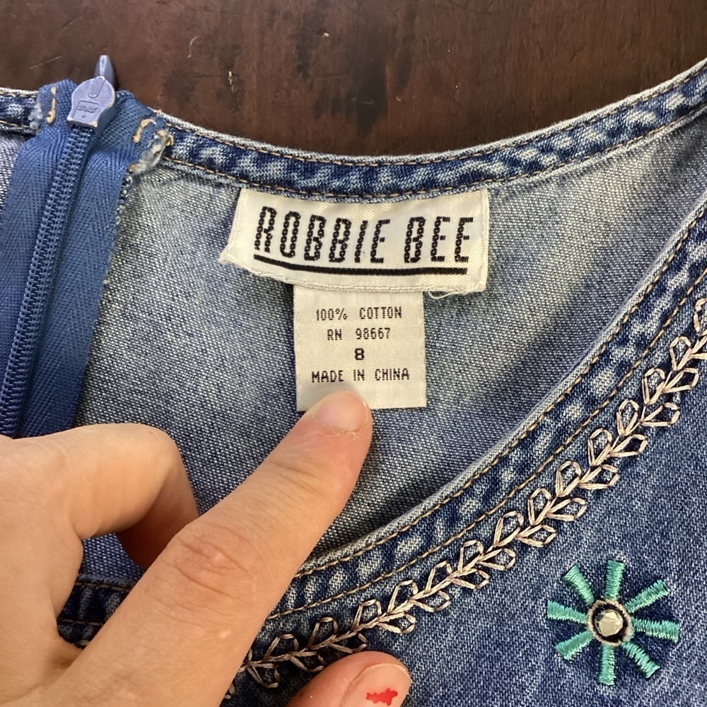 Robbie Bee Blue Denim Sleeveless Midi Dress with Embroidered Accents Sz 8 - Picture 6 of 13